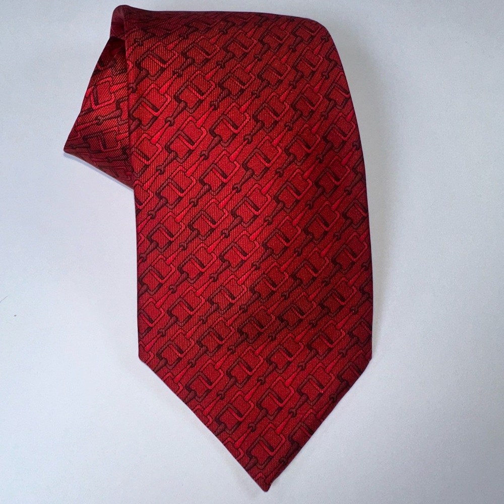 Gucci Red 100%Silk Men’s Tie, Vintage excellent condition, classic Gucci Pattern